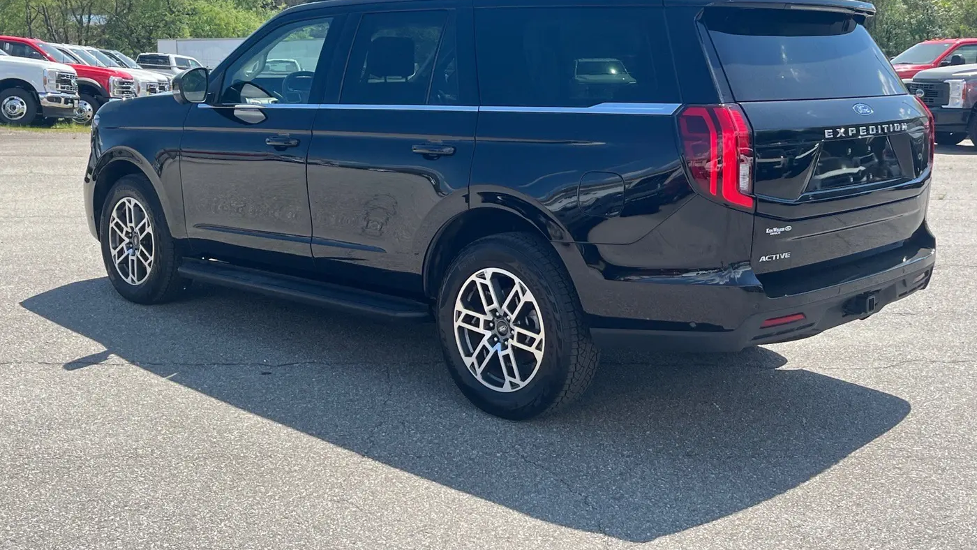 2025 Ford Expedition Active