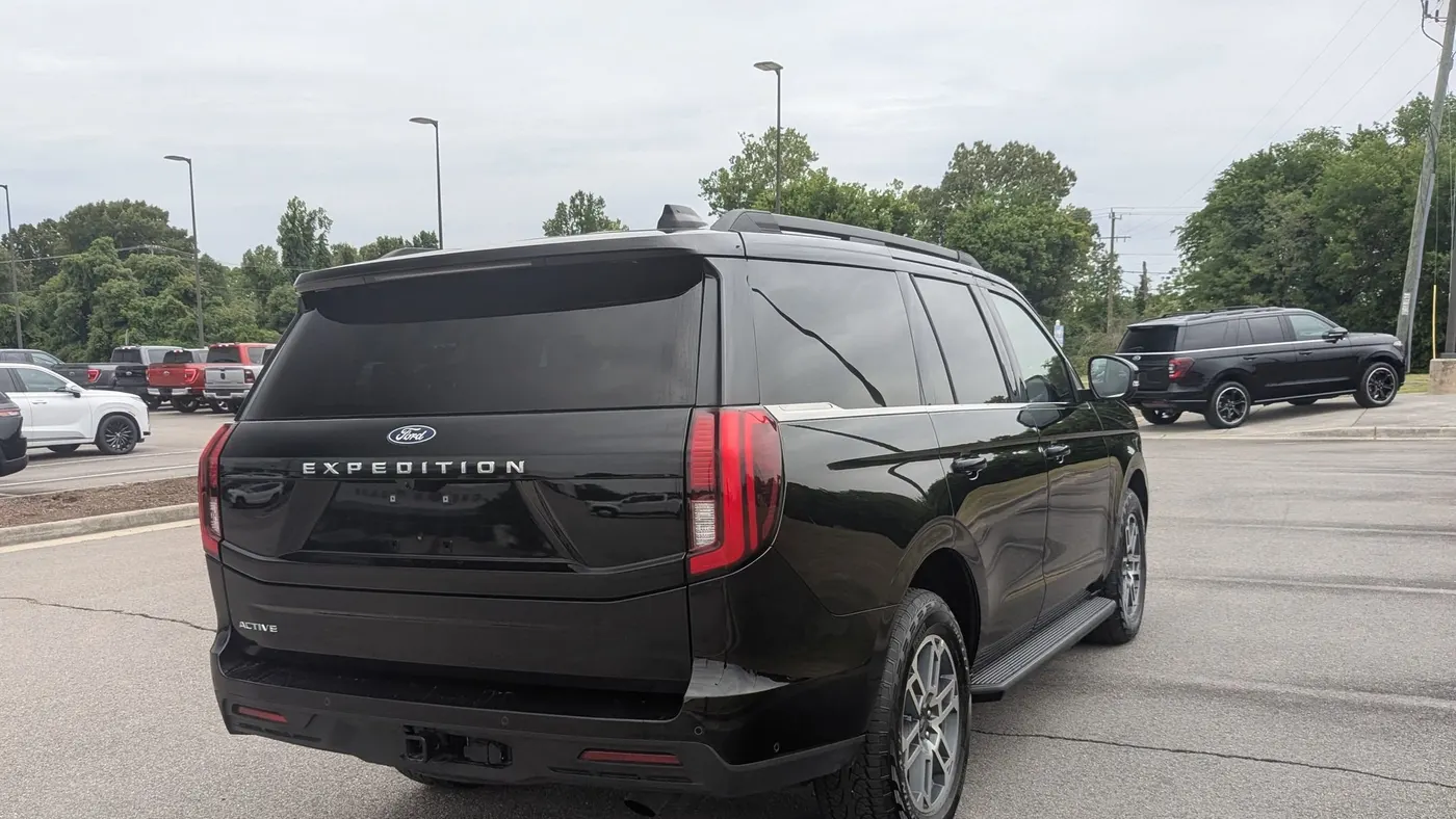 2025 Ford Expedition Active