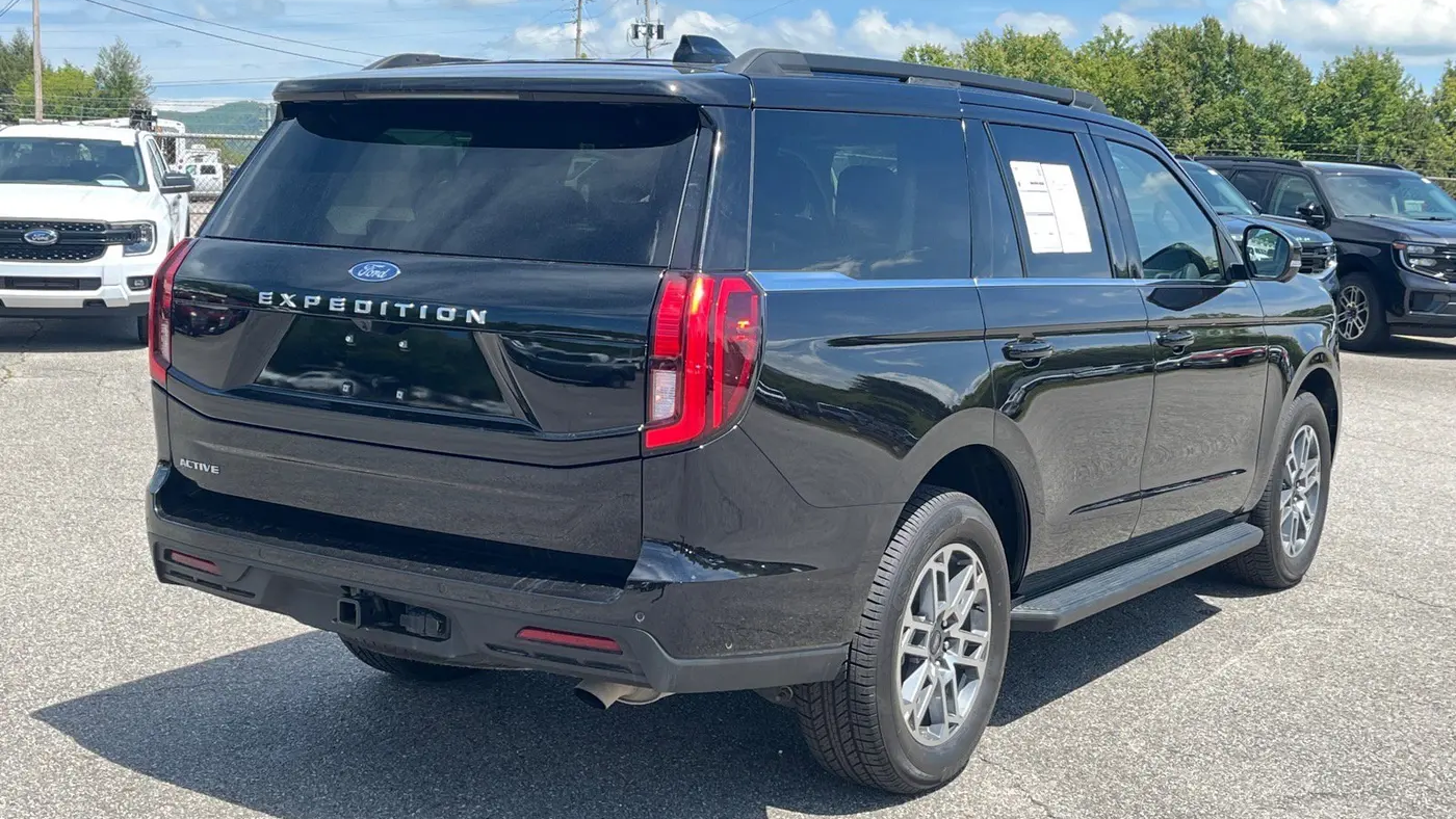 2025 Ford Expedition Active