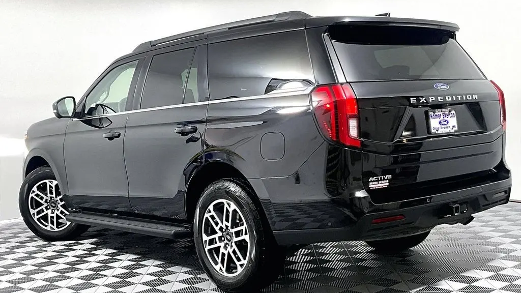 2025 Ford Expedition Active