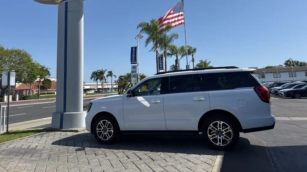 2025 Ford Expedition Active