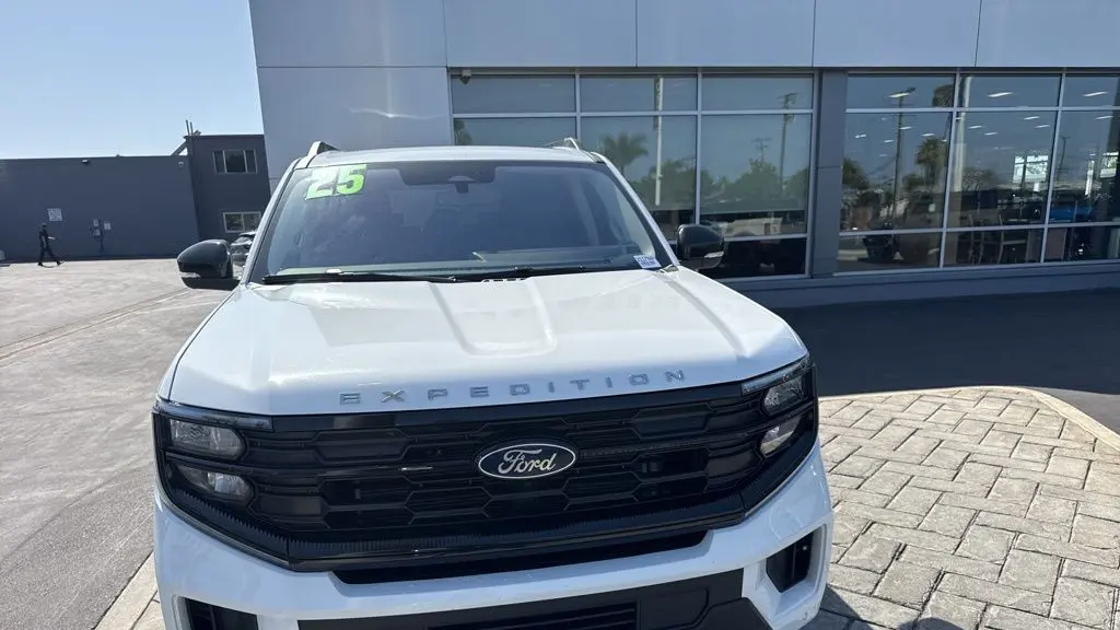 2025 Ford Expedition Active
