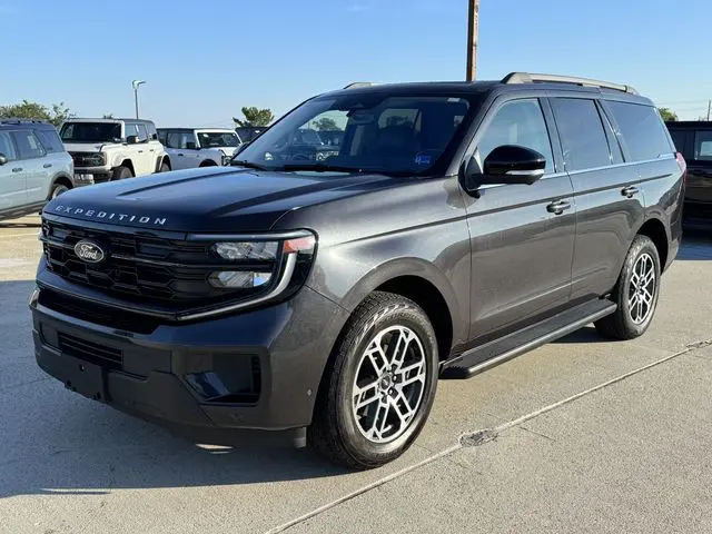 2025 Ford Expedition - $52,501