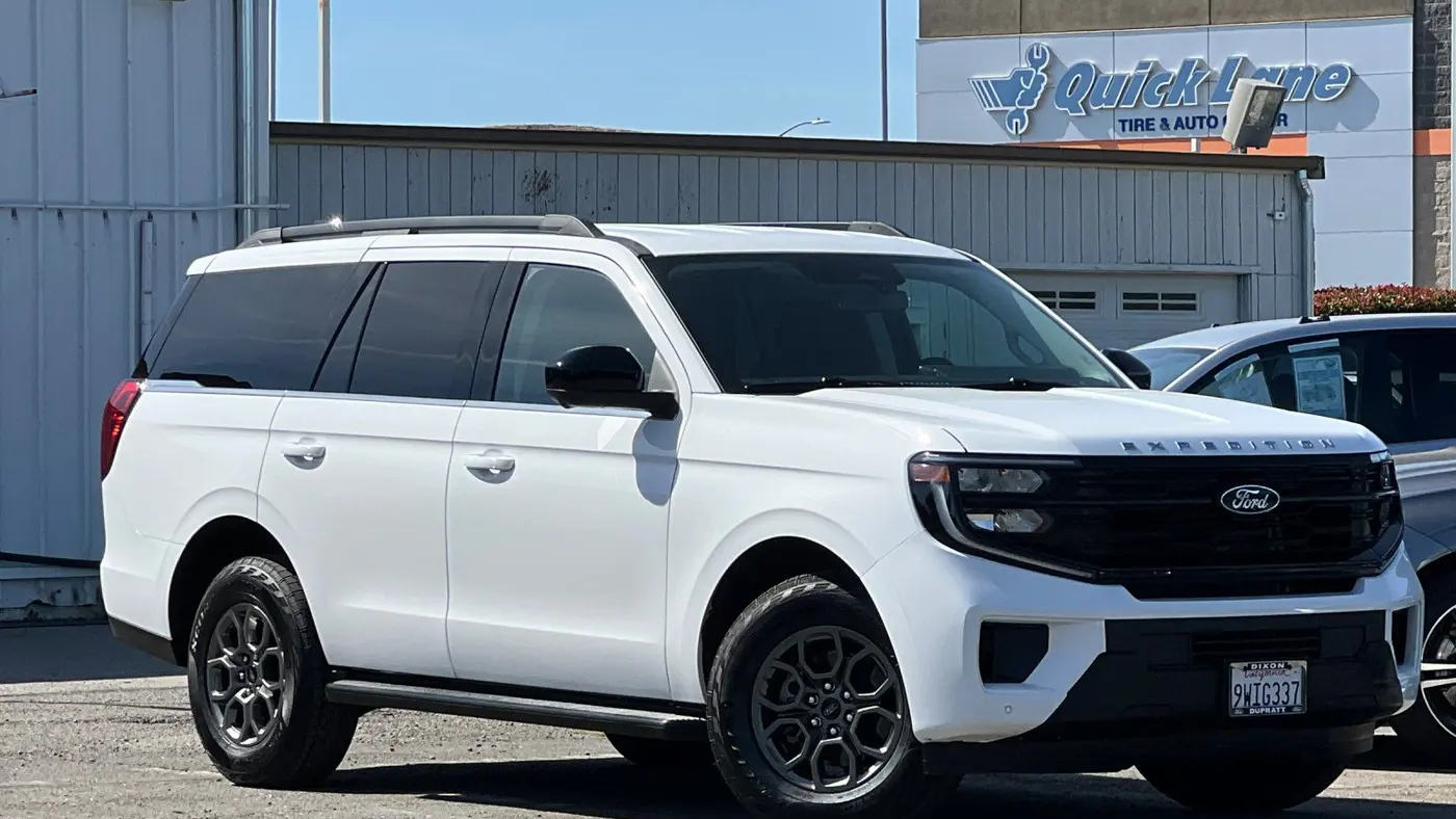 2025 Ford Expedition Active
