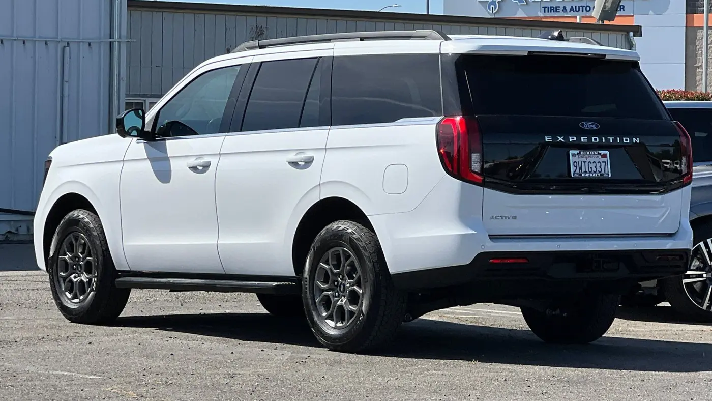 2025 Ford Expedition Active
