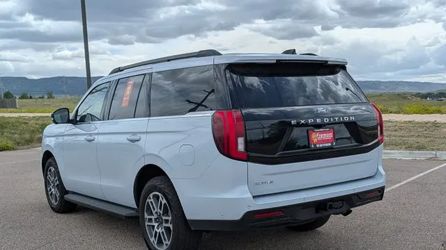 2025 Ford Expedition Active