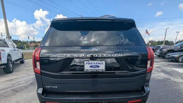 2025 Ford Expedition Active