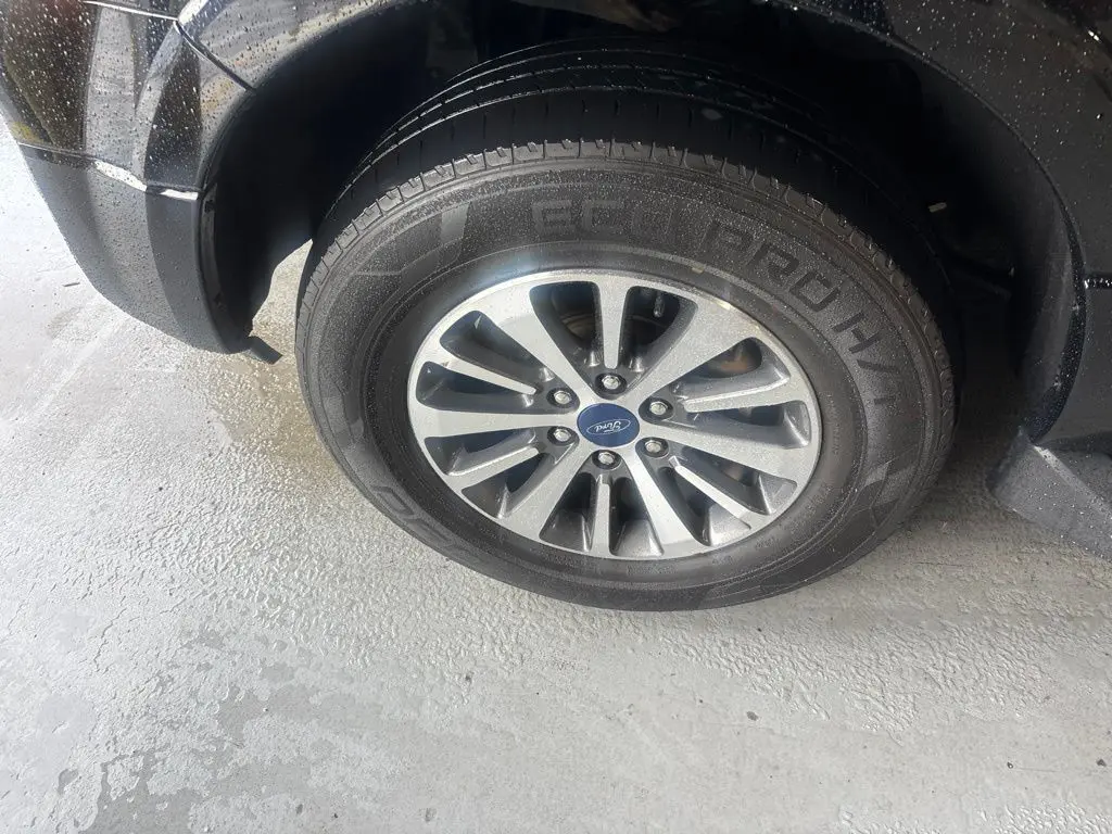 2017 Ford Expedition - $16,905