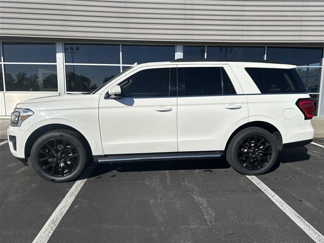 2022 Ford Expedition - $34,998