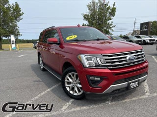 2021 Ford Expedition with Rapid Red Metallic Tinted Clearcoat Exterior