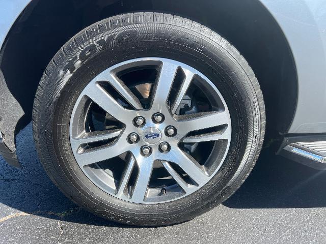 2022 Ford Expedition - $37,995