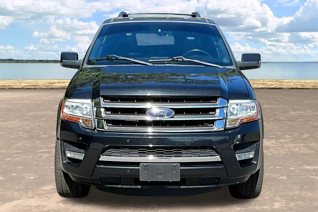 2015 Ford Expedition - $13,995