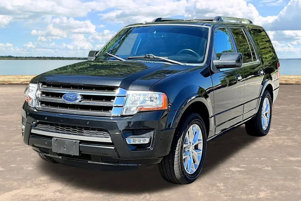 2015 Ford Expedition - $13,995