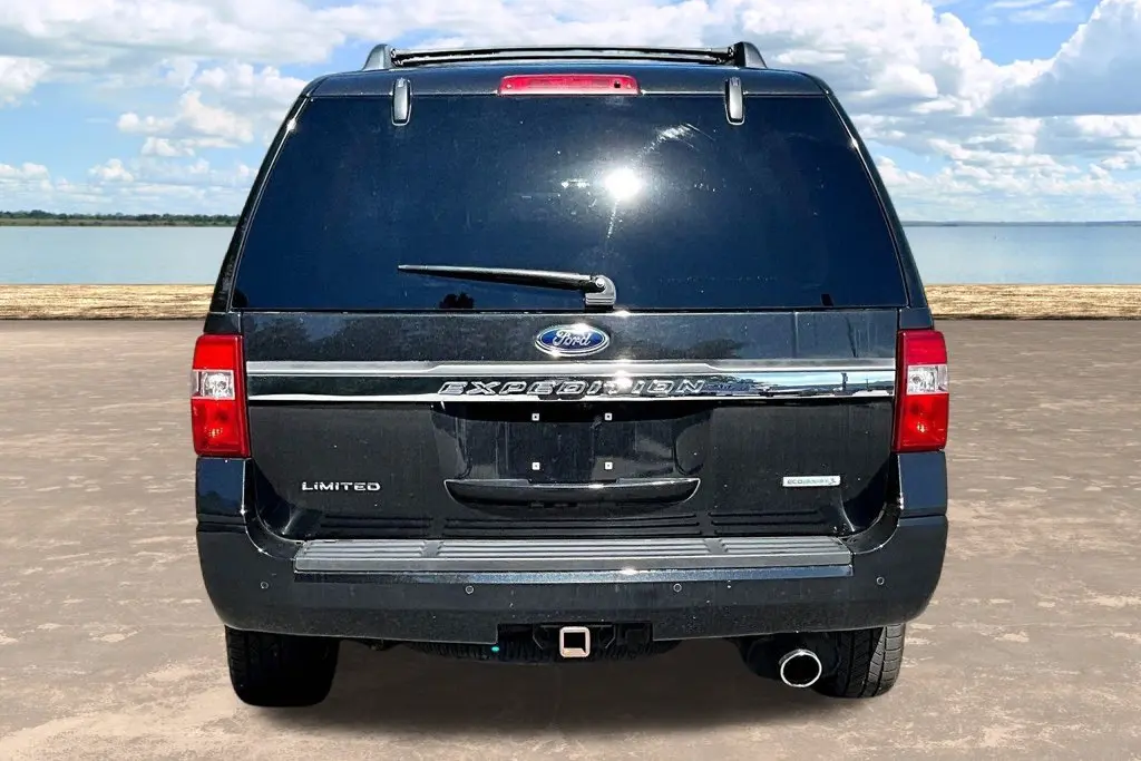 2015 Ford Expedition - $13,995