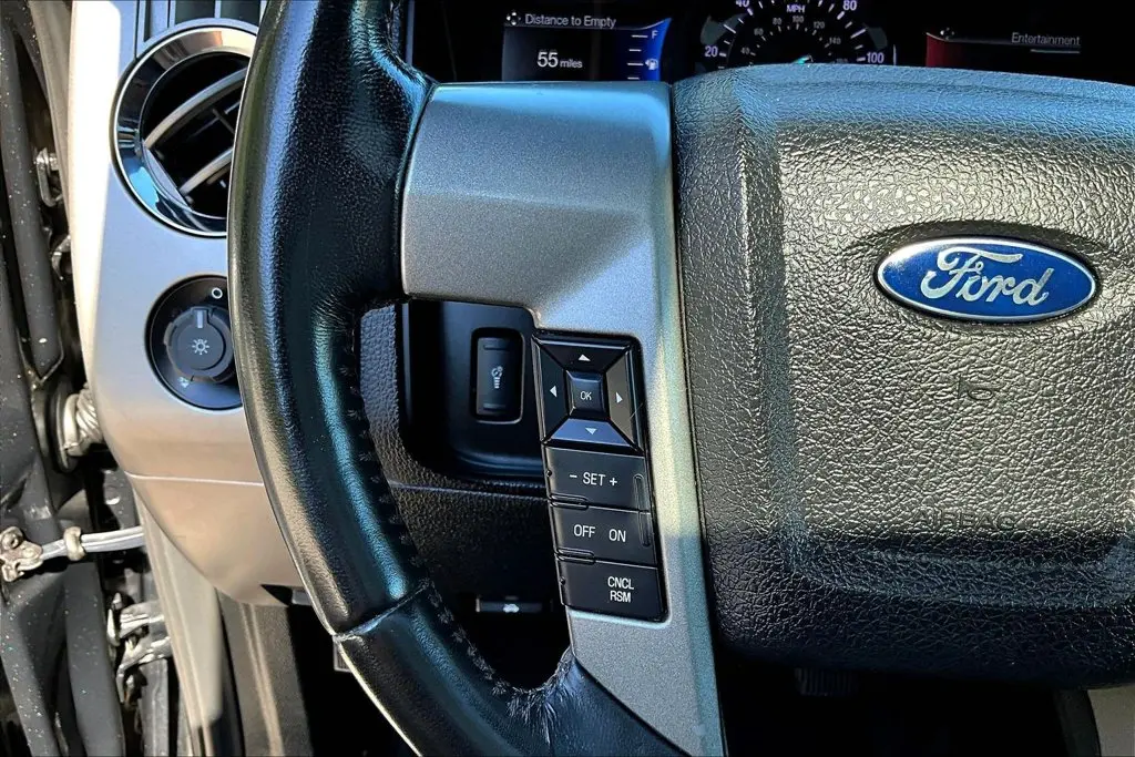2015 Ford Expedition - $13,995