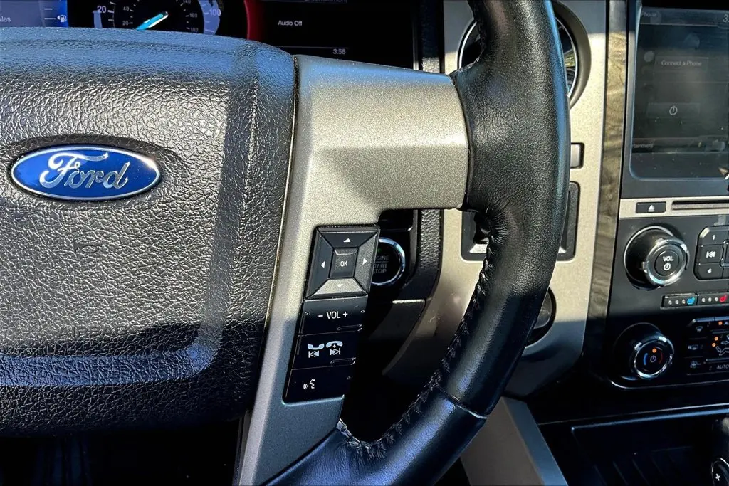 2015 Ford Expedition - $13,995