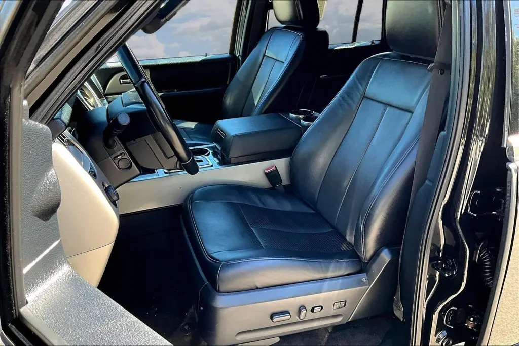 2015 Ford Expedition - $13,995