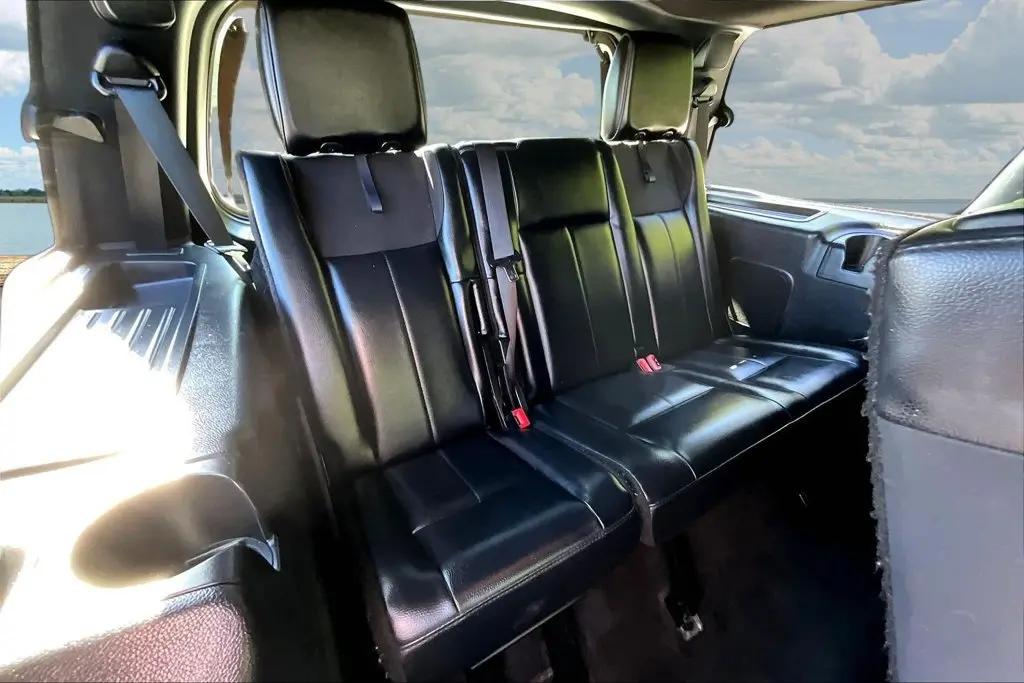 2015 Ford Expedition - $13,995