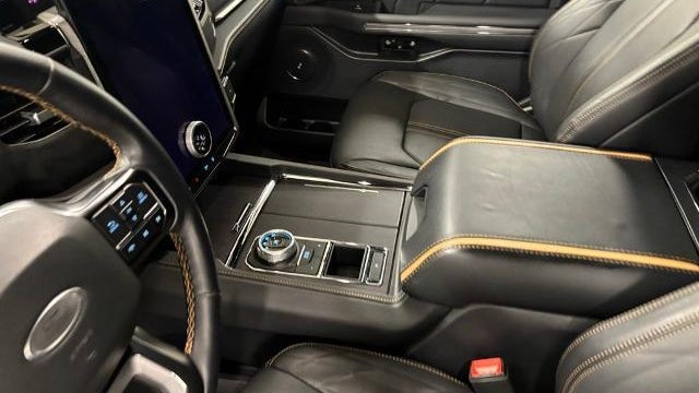 2024 Ford Expedition Platinum