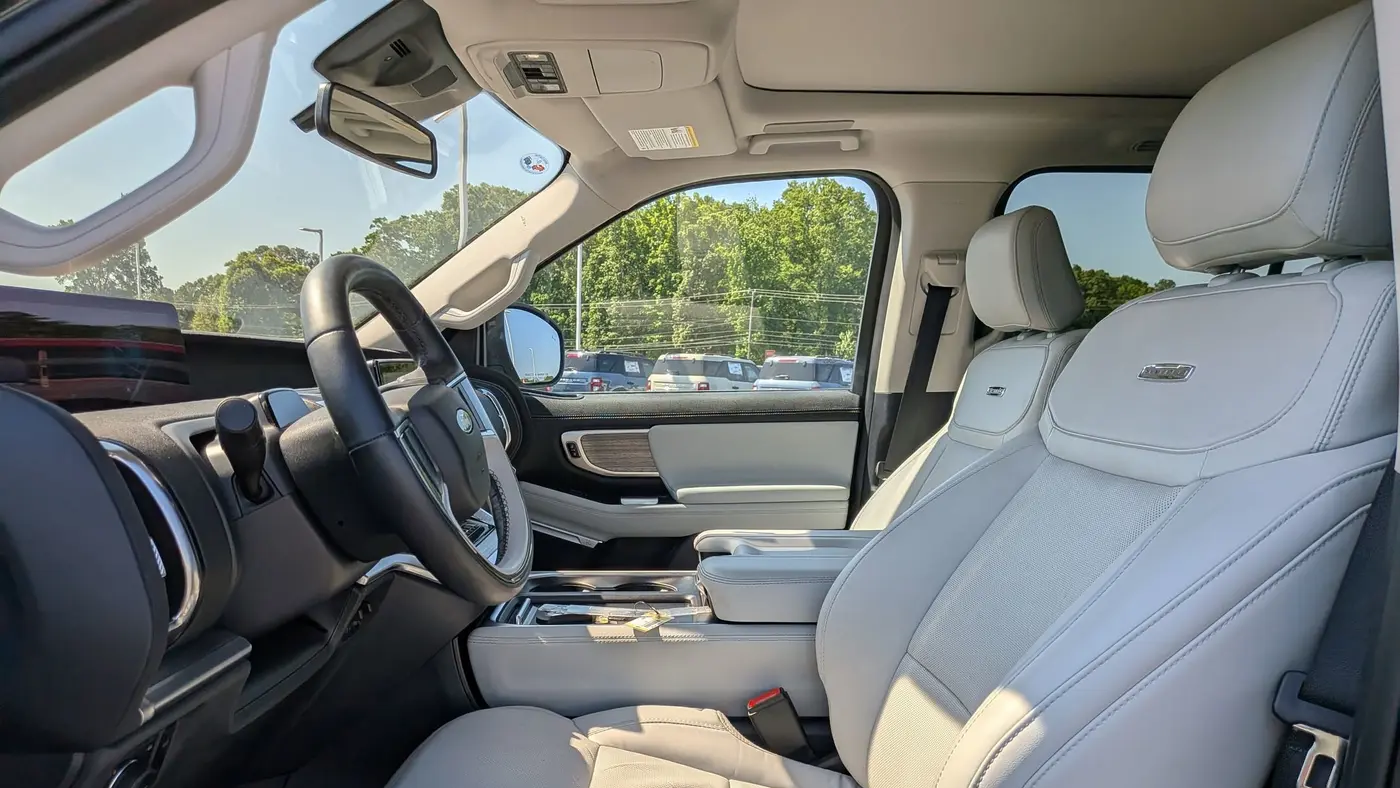 2025 Ford Expedition Platinum
