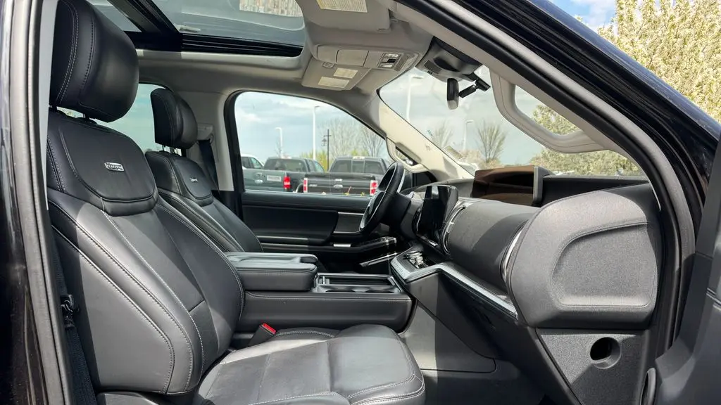 2025 Ford Expedition Platinum