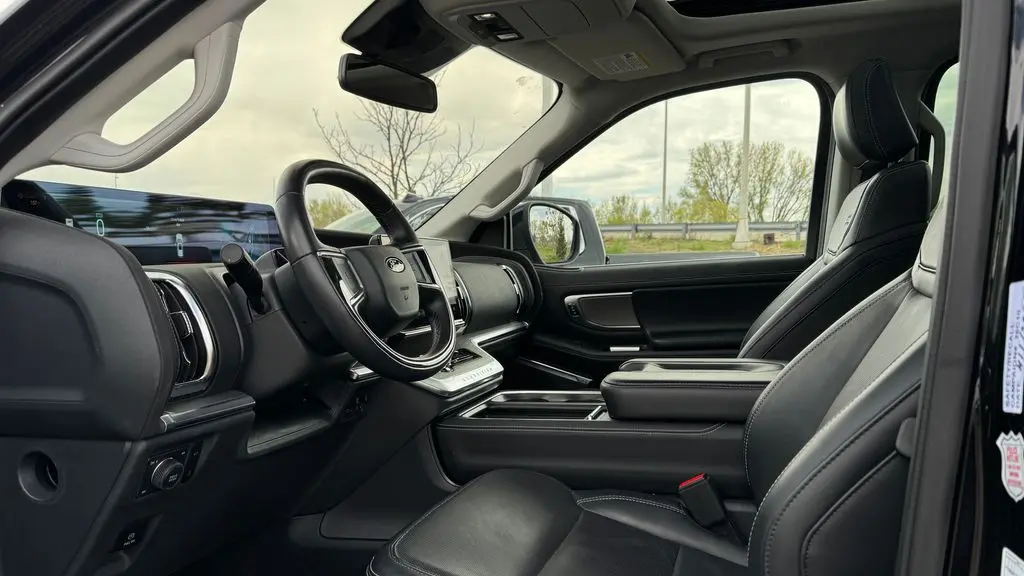 2025 Ford Expedition Platinum