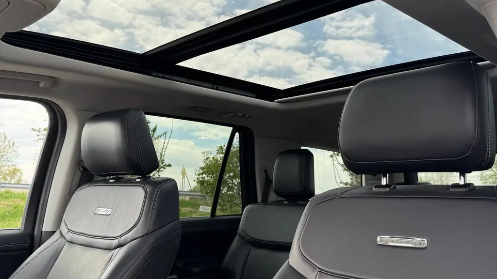 2025 Ford Expedition Platinum