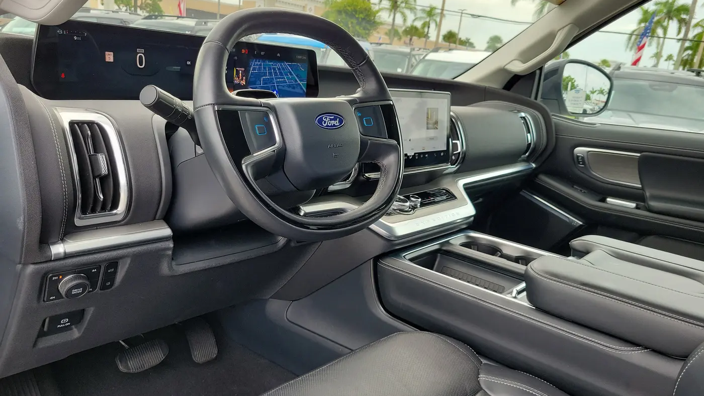 2025 Ford Expedition Platinum