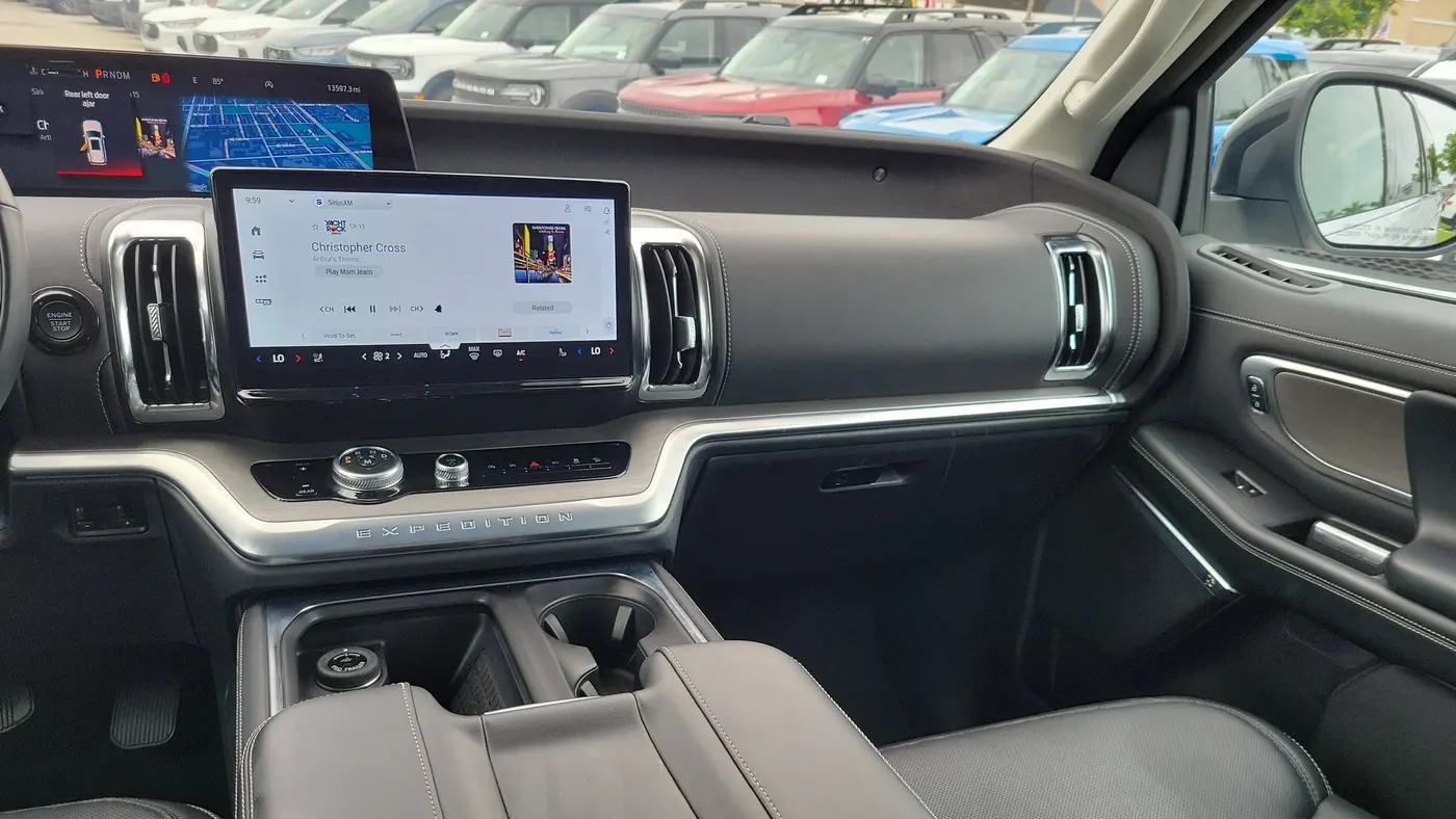 2025 Ford Expedition Platinum