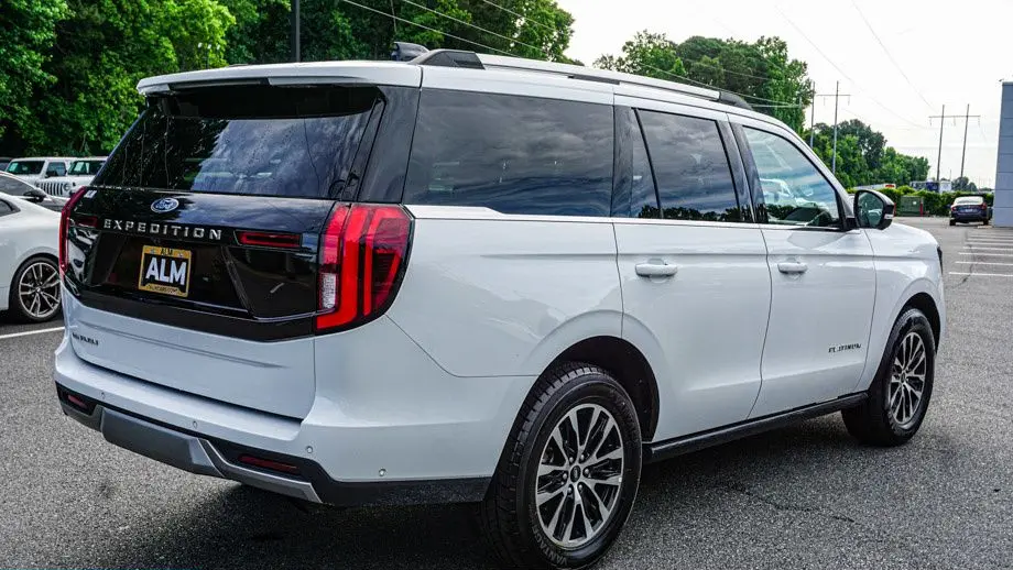 2025 Ford Expedition Platinum