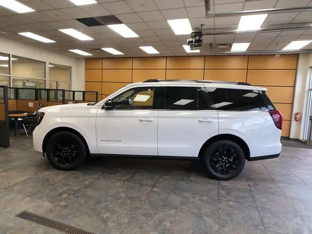 2025 Ford Expedition - $61,221