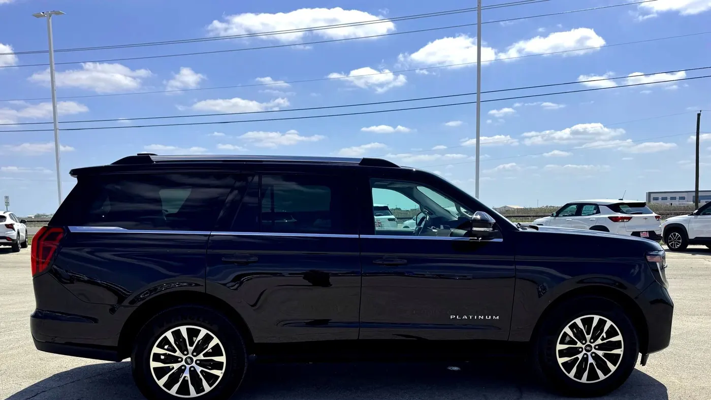 2025 Ford Expedition Platinum