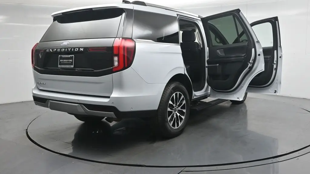 2025 Ford Expedition Platinum