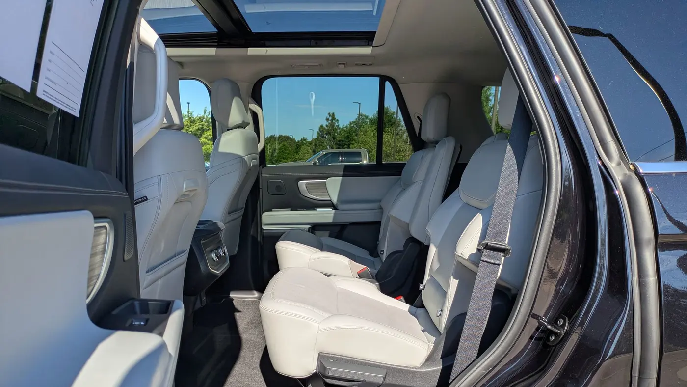 2025 Ford Expedition Platinum
