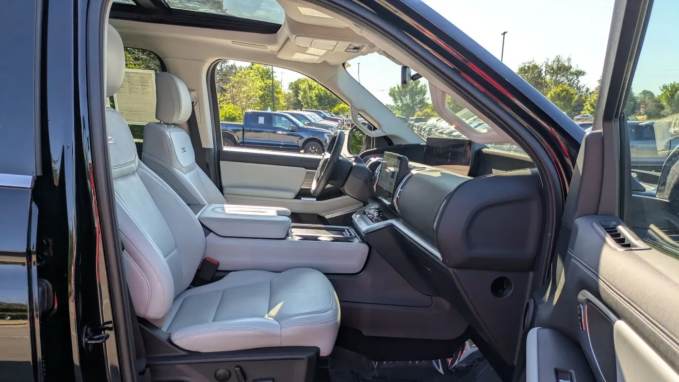2025 Ford Expedition Platinum