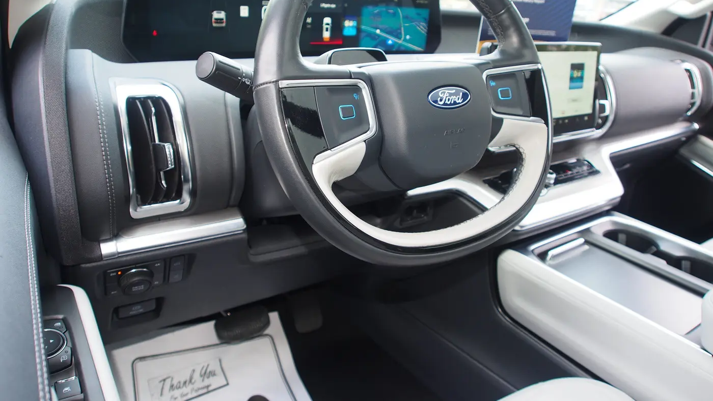 2025 Ford Expedition Platinum
