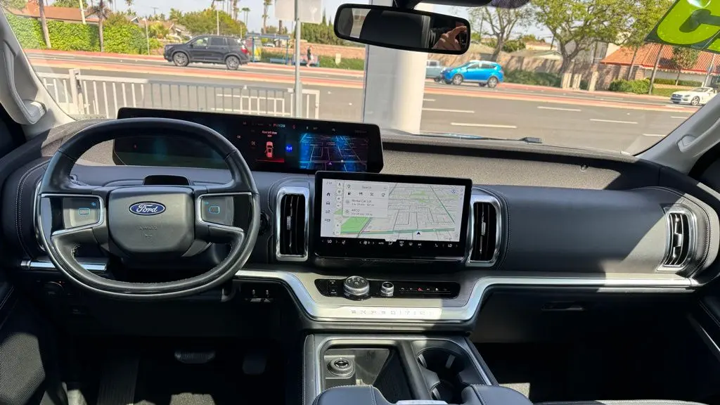 2025 Ford Expedition Platinum