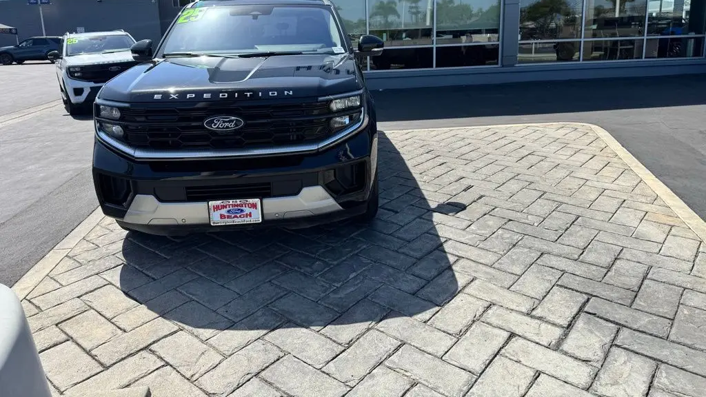 2025 Ford Expedition Platinum