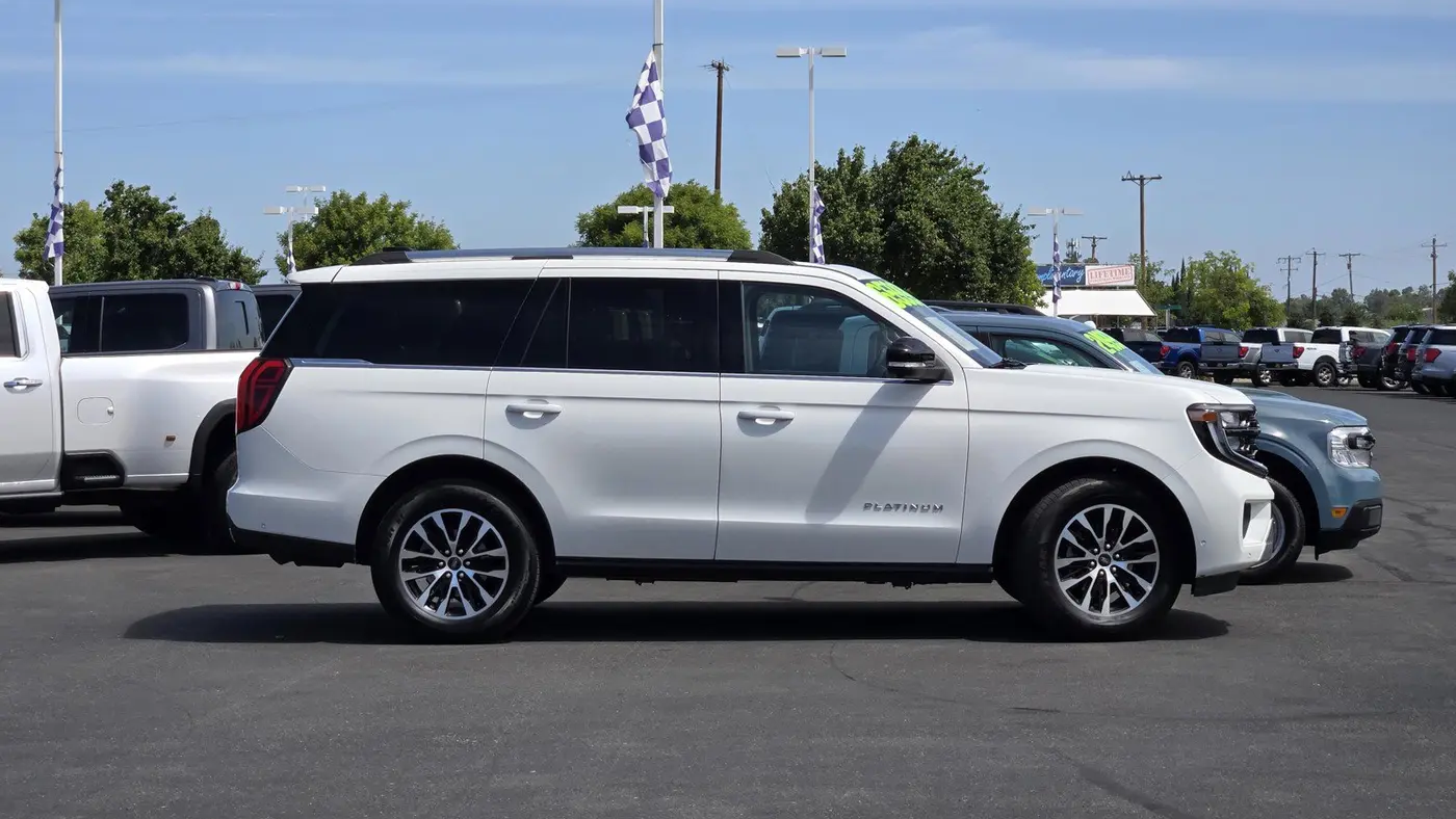2025 Ford Expedition Platinum