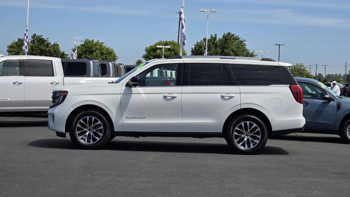2025 Ford Expedition Platinum