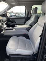 2025 Expedition Thumbnail 13