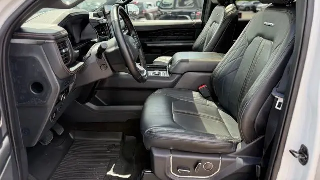 2023 Ford Expedition Platinum