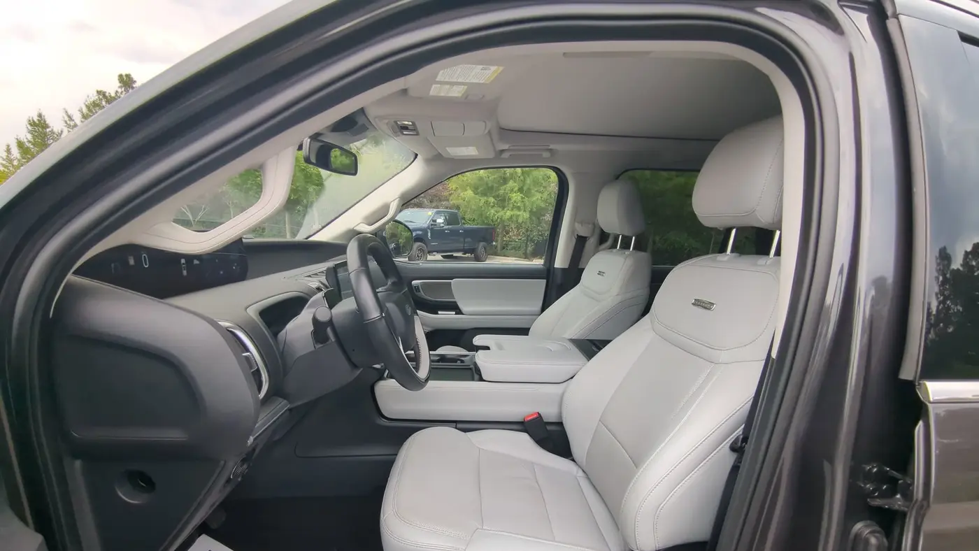 2025 Ford Expedition Platinum