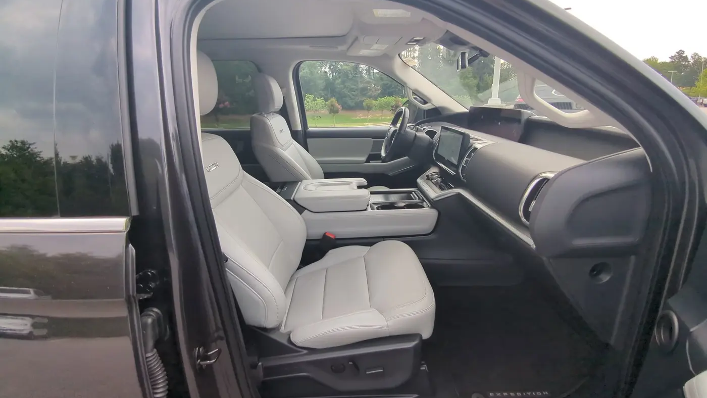 2025 Ford Expedition Platinum
