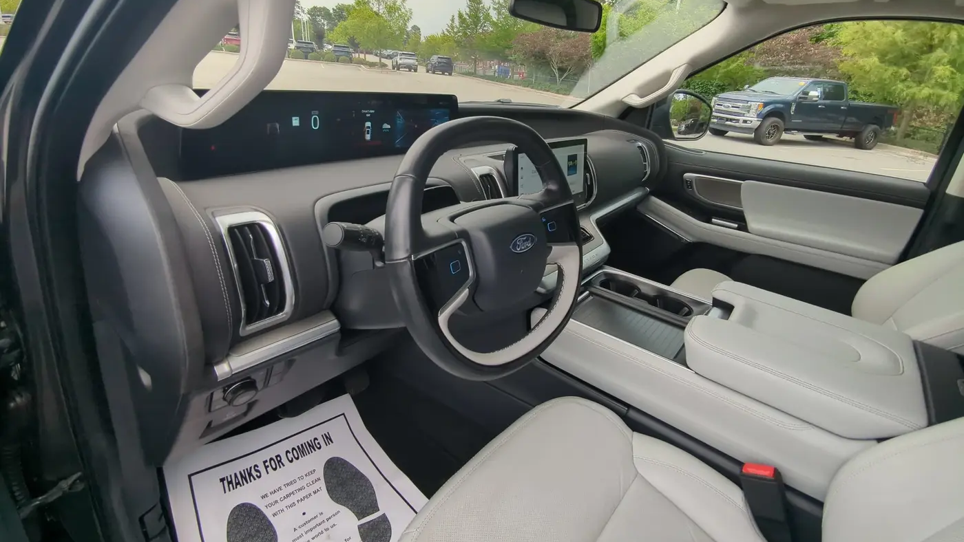 2025 Ford Expedition Platinum