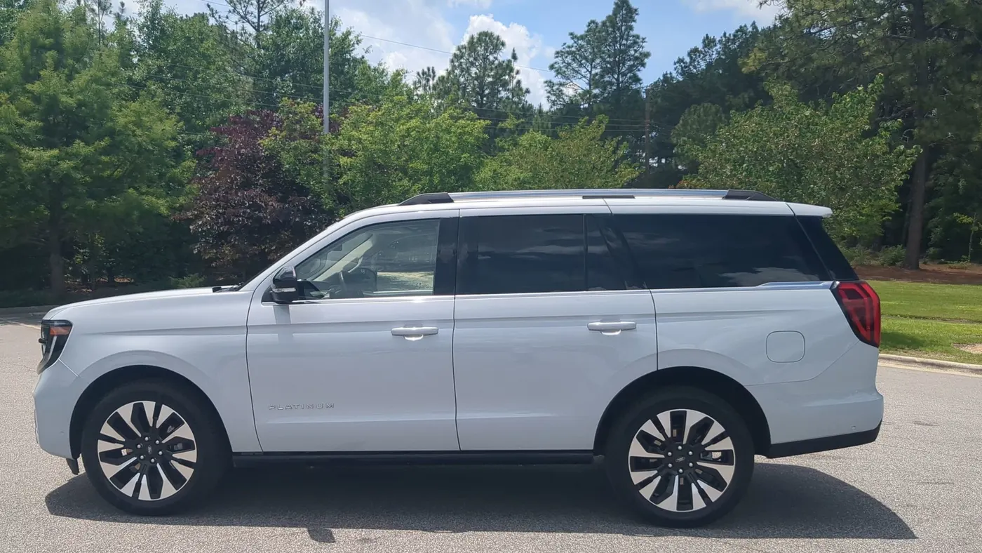 2025 Ford Expedition Platinum