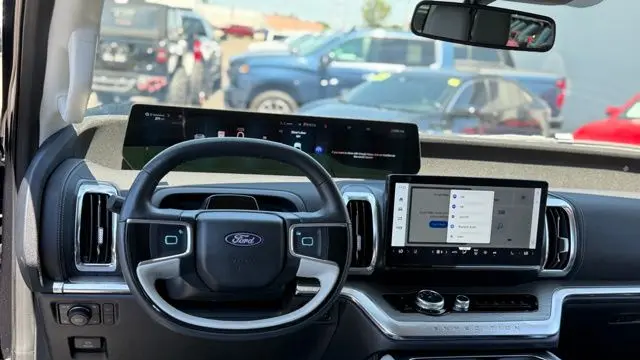 2025 Ford Expedition Platinum