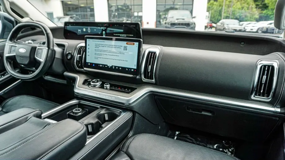 2025 Ford Expedition Platinum