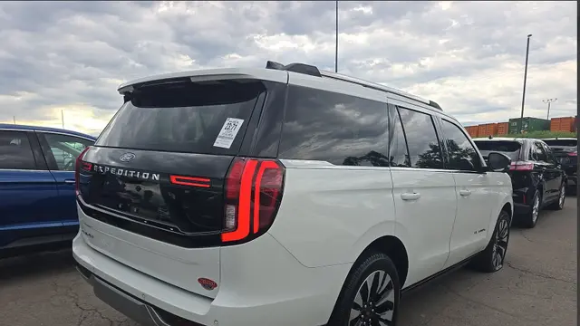 2025 Ford Expedition Platinum