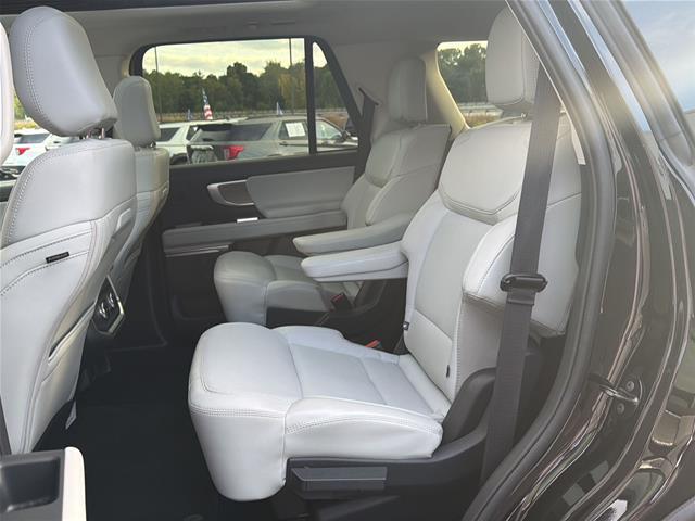 2025 Ford Expedition - $65,600